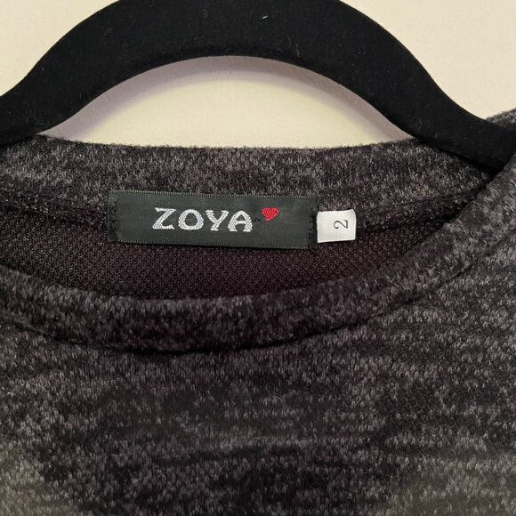 Zoya Women's Women's Grey with White stripes Soft top Size 2 - Picture 3 of 7